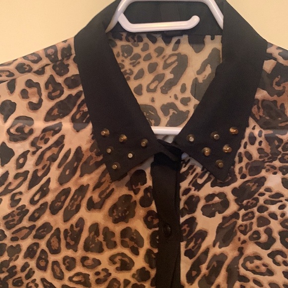 Estam size L. Cheetah motif sleeveless black collar with copper colored rivets - Picture 2 of 4